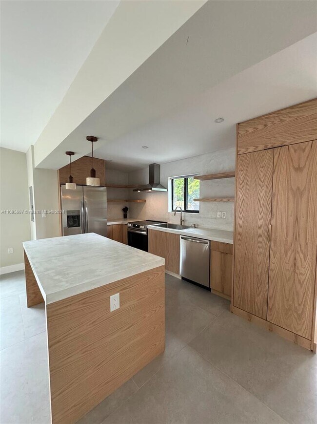 Foto del edificio - 248 NW 75th St