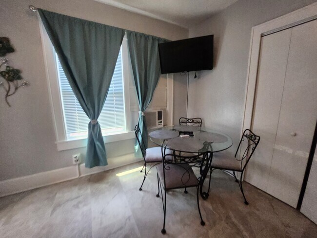 dining - 2820 9th Ave N