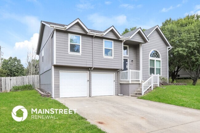 Foto del edificio - 8804 Golden Ln