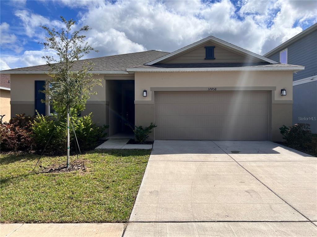 Foto principal - 37458 MacKenzie Dr