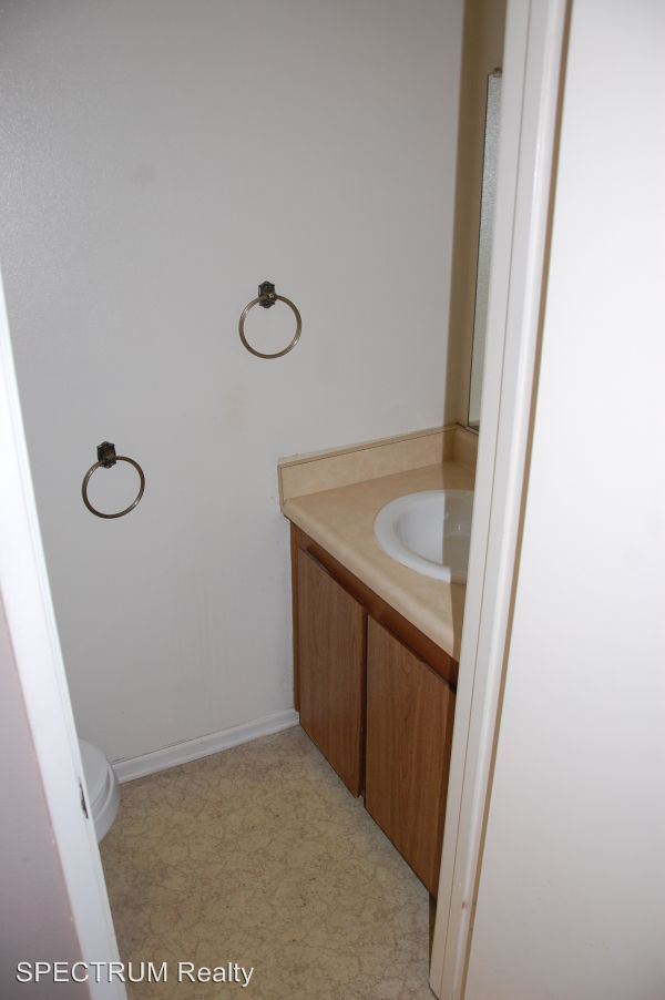 Building Photo - 1229 Rebecca Ln