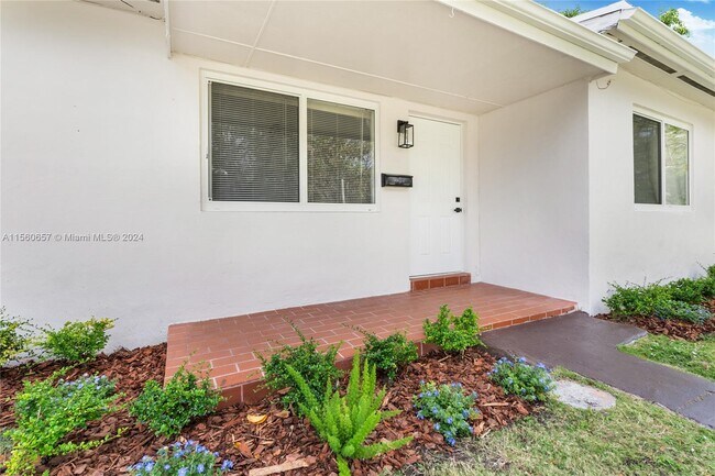 Foto del edificio - 7361 SW 63rd Ct