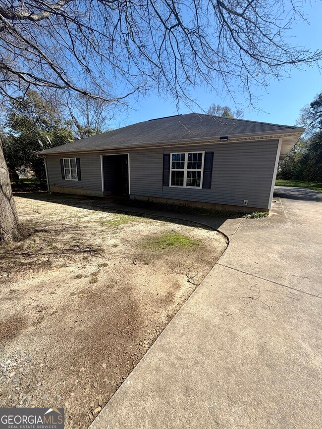 Foto del edificio - 806 E Church St