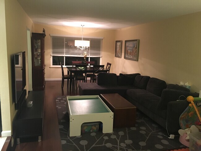 Sala de estar/comedor - 337 Kinross Dr