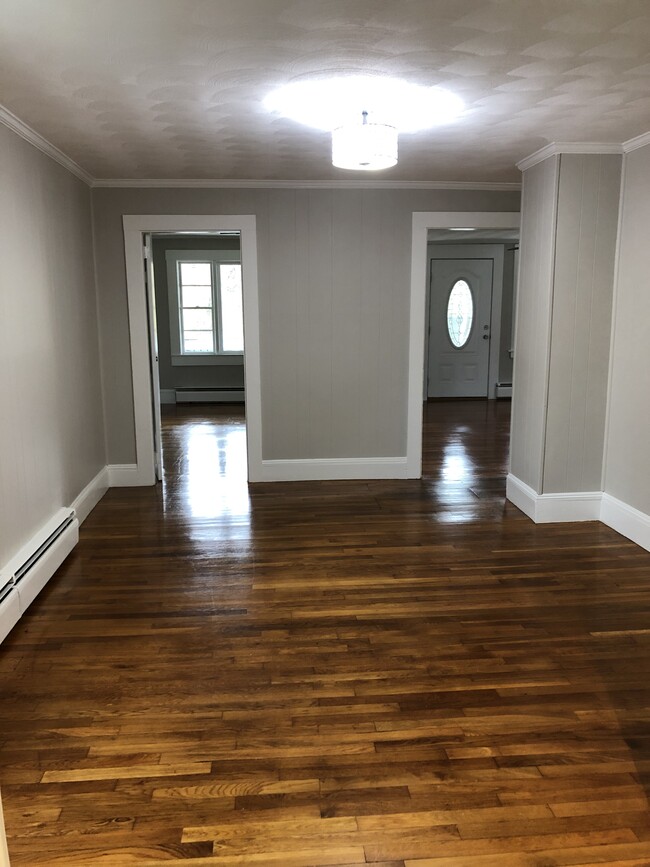 Dining room - 533 Washington St