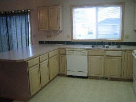 Building Photo - 116 Willow Circle, Pasco