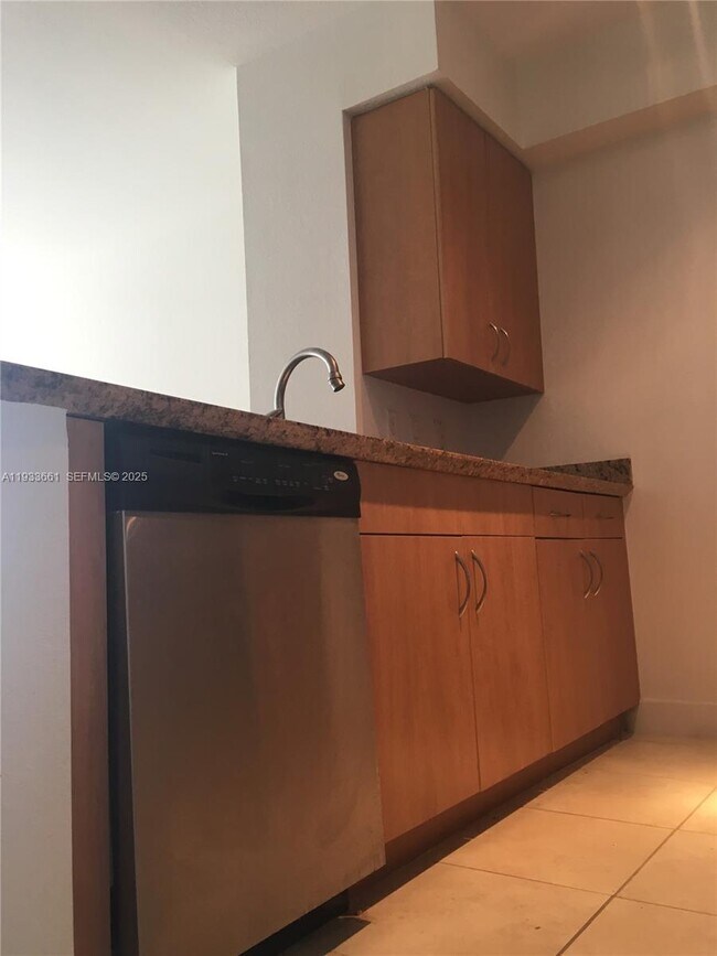 Foto del edificio - 1830 Radius Dr