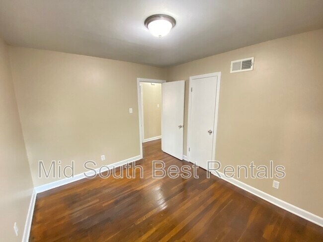 Foto del edificio - 617 W Raines Rd