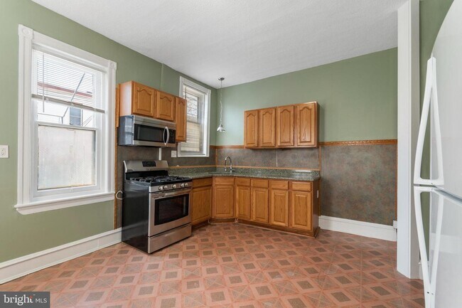 Building Photo - 5042 N Warnock St