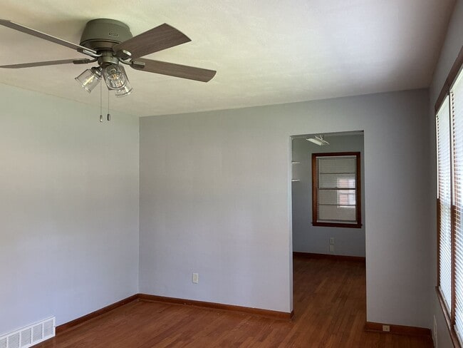 Building Photo - Audubon Dr-- 2 Bedroom 1 Bath Single family home