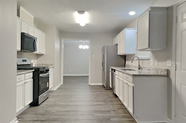 Foto del edificio - 407 Douglas Fir Dr