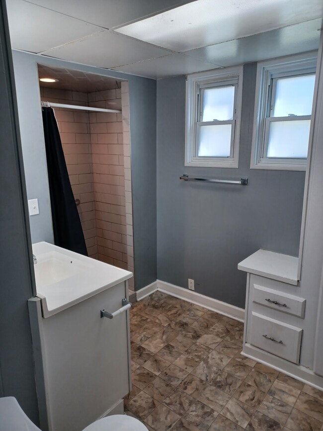 Bathroom - 518 Eastern Ave NE
