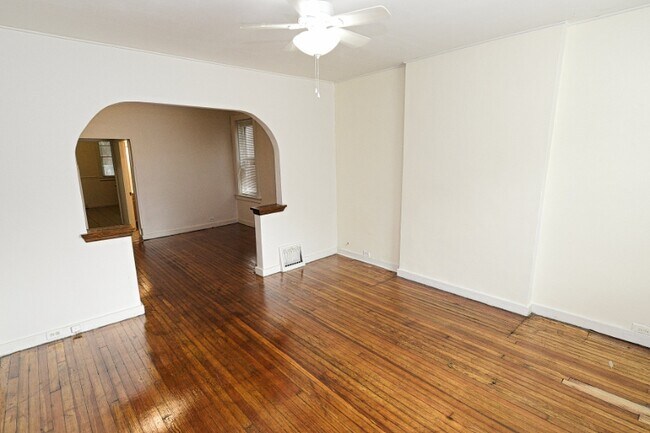 Building Photo - 3003 Miami St