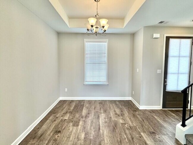 Foto del edificio - Now Leasing a 4-bedroom 2.5 bath home in W...