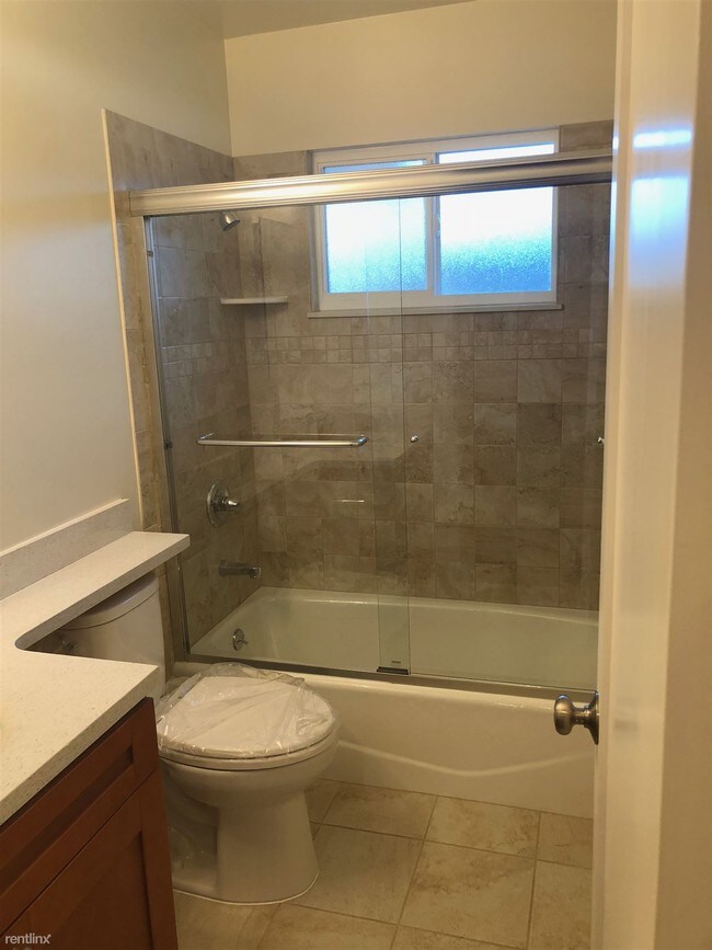 Building Photo - 1608 5th Ave