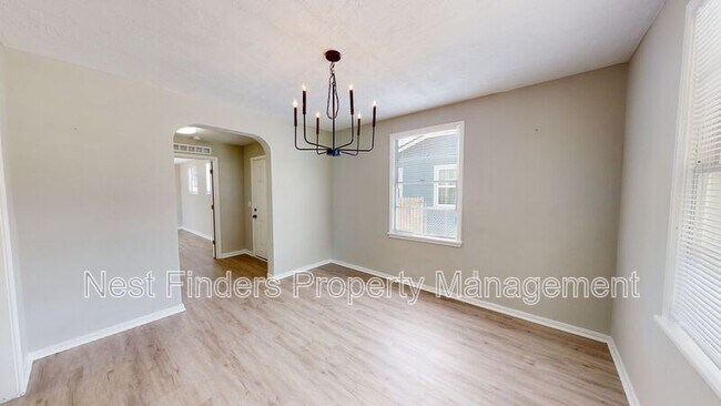 Building Photo - 1532 Parrish Pl