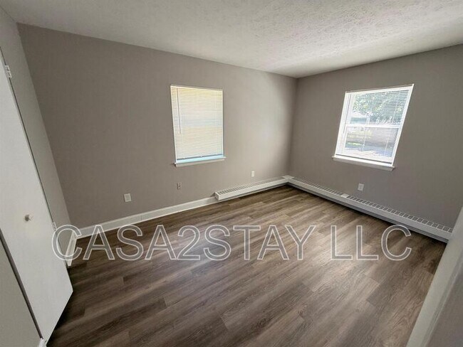 Foto del edificio - 2125 St Johns Pl