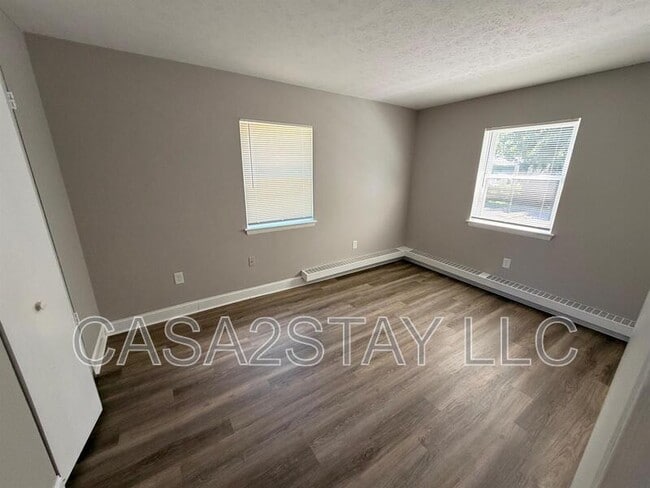 Building Photo - 2125 St Johns Pl