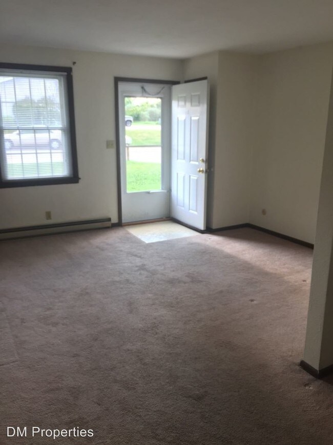 Building Photo - 129 High Oak Dr