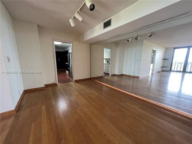 Building Photo - 1111 Crandon Blvd