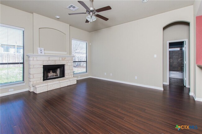 Building Photo - 3505 Castleton Dr