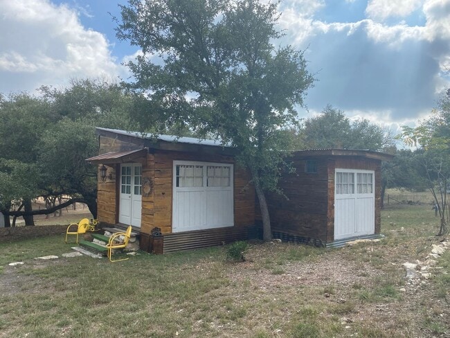 Building Photo - Signal HIll - Multi units