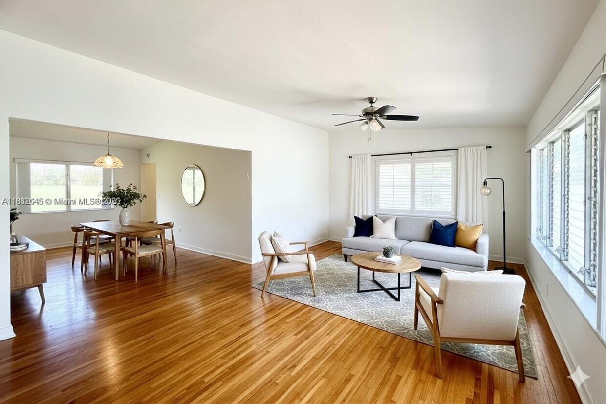 Foto principal - 1160 100th St