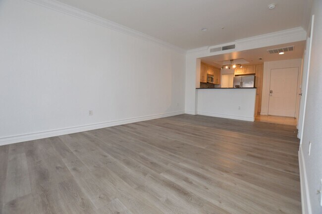 Foto del edificio - Meridian Unfurnished 1 Bed | 1 Bath Luxury Condo