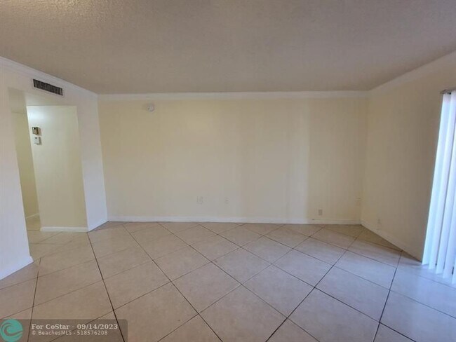 Building Photo - 4334 NW 9th Ave