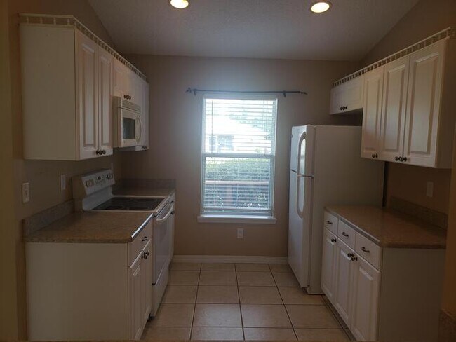 Foto del edificio - 6235 Cedar Ln