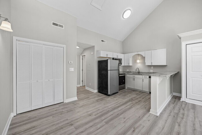Building Photo - 3700 Golf Colony Ln