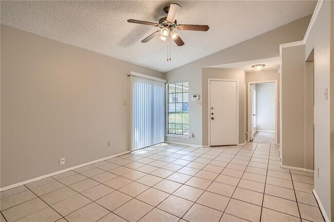 Foto del edificio - 11405 Walnut Ridge Dr