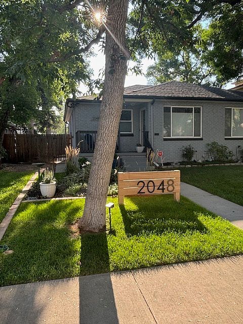 Foto principal - 2048 Newton St