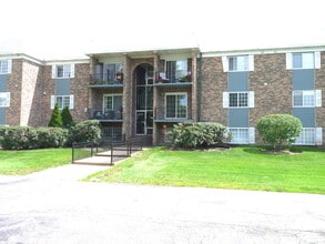 Building Photo - 1619 N Windsor Dr