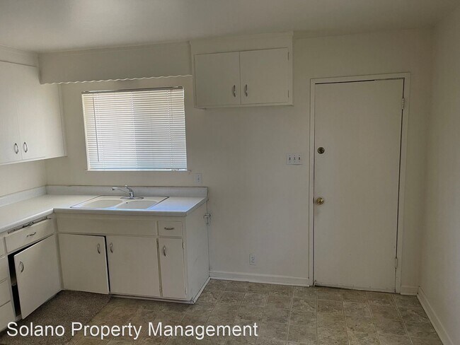 Building Photo - 2 br, 1 bath House - 500 East I St