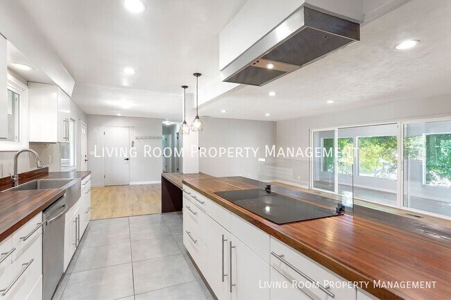 Foto del edificio - 6601 SW Canyon Dr