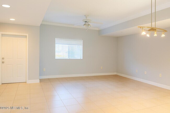 Foto del edificio - 9745 Touchton Rd