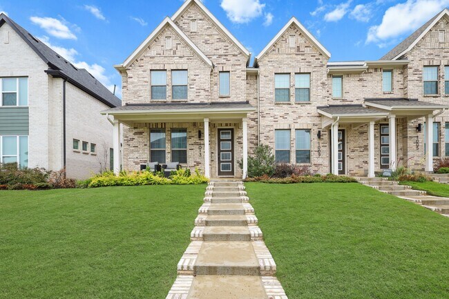 Building Photo - 1013 Carnation Dr