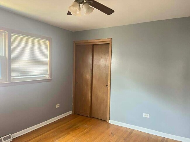 Foto del edificio - 9124 S Dobson Ave