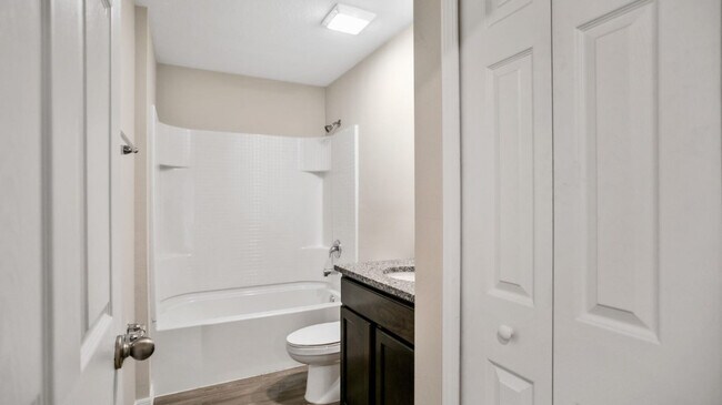 Building Photo - 432 NE Juanita Ct