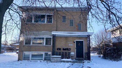 Building Photo - 15020 Woodlawn Ave E