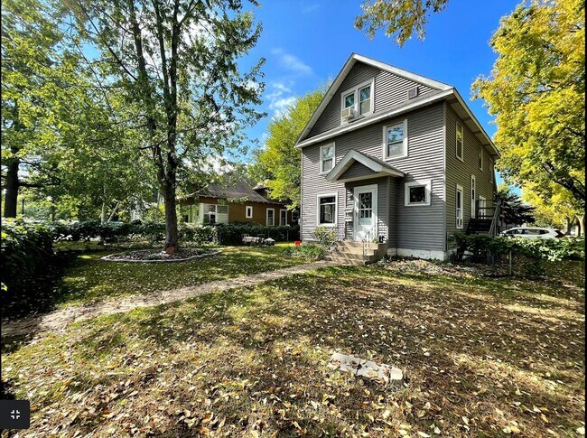 Building Photo - 3900 Lyndale Ave S