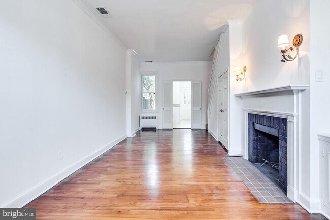 Foto del edificio - 1347 28th St NW