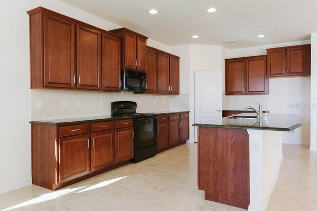 Building Photo - 15543 Trinity Fall Way