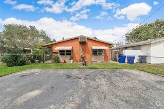 Building Photo - 5831 Taylor St