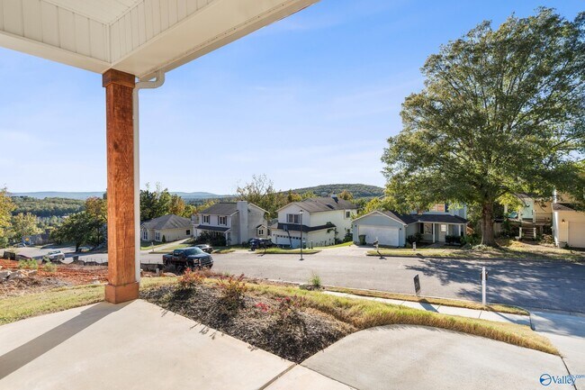 Foto del edificio - 559 Farmingdale Rd SE