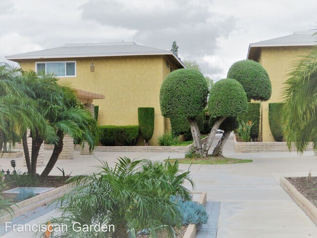 Foto del edificio - 13091 Yockey St