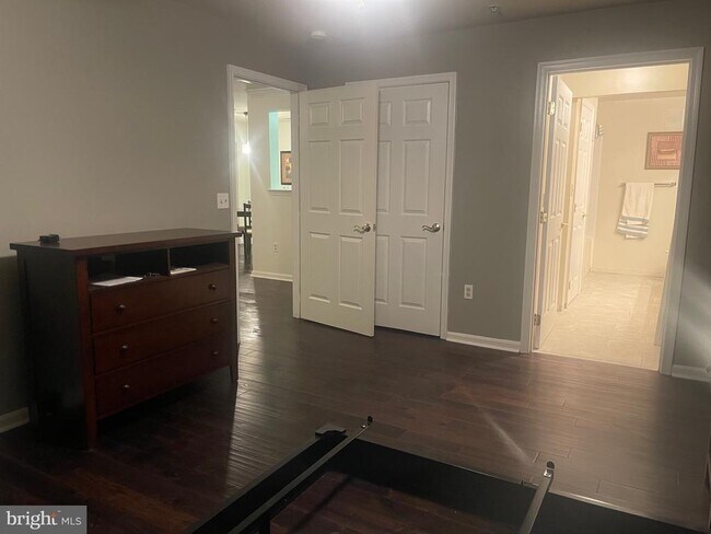 Building Photo - 45485 Westmeath Way