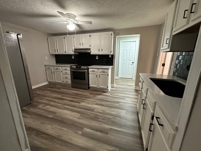 Kitchen - 349 W South St