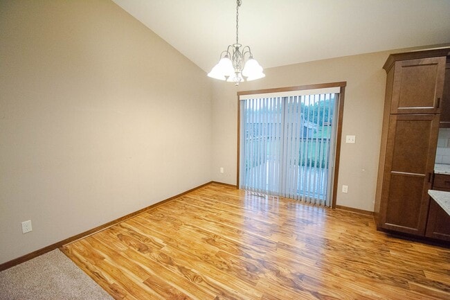 Building Photo - 6736 Clarkia Dr NW